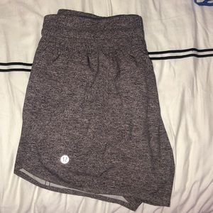 Lululemon Tracker Short V 4”